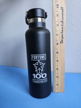 Hydro Flask 21 oz Black Vacuum Insulated Water Bottle - Fortune 100 2023 Edition